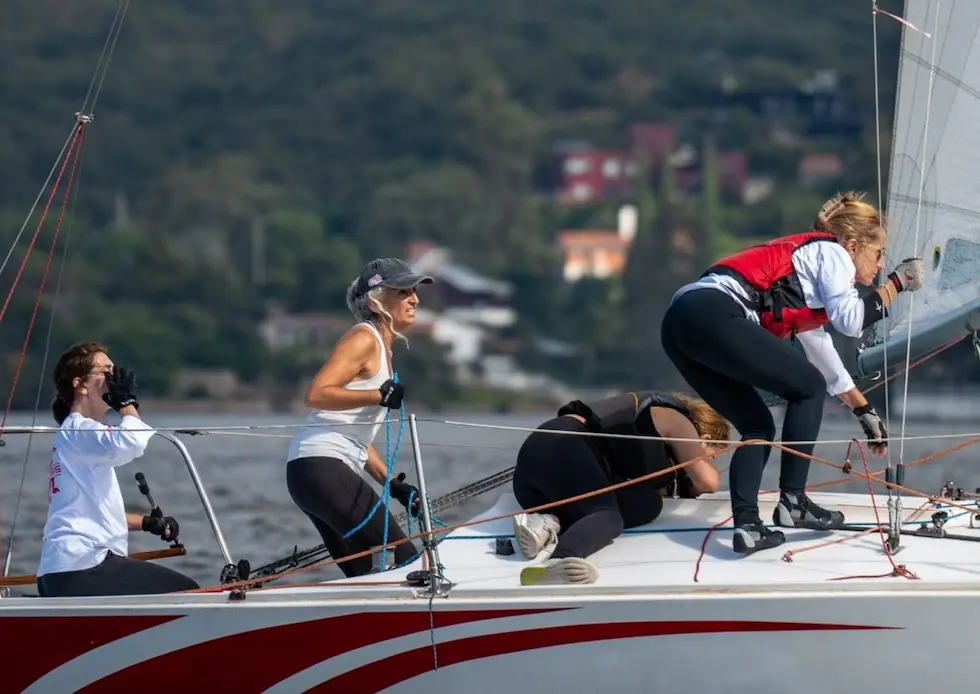 Una Regata muy participativa fue la de la Mujer en el lago San Roque