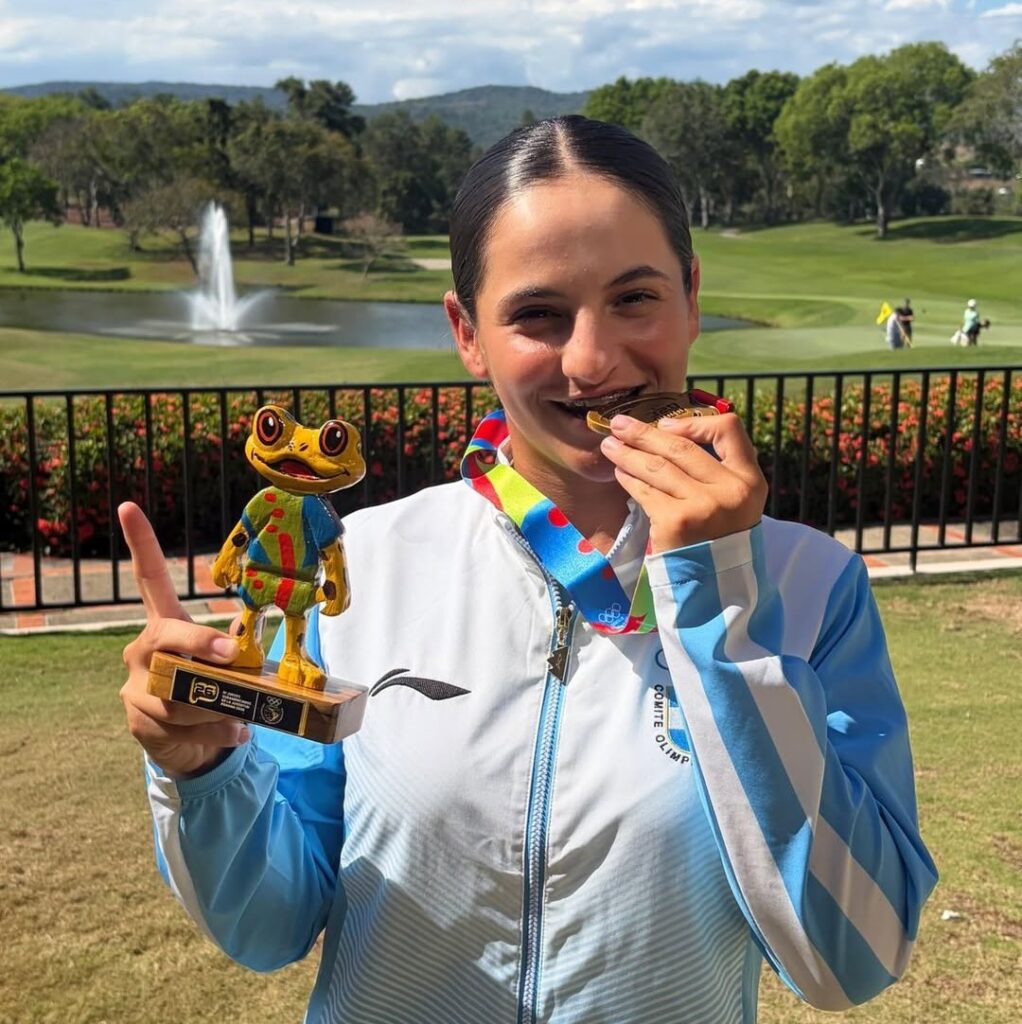 La cordobesa Giuliano ganó el oro en la prueba individual femenina de golf en Panamá