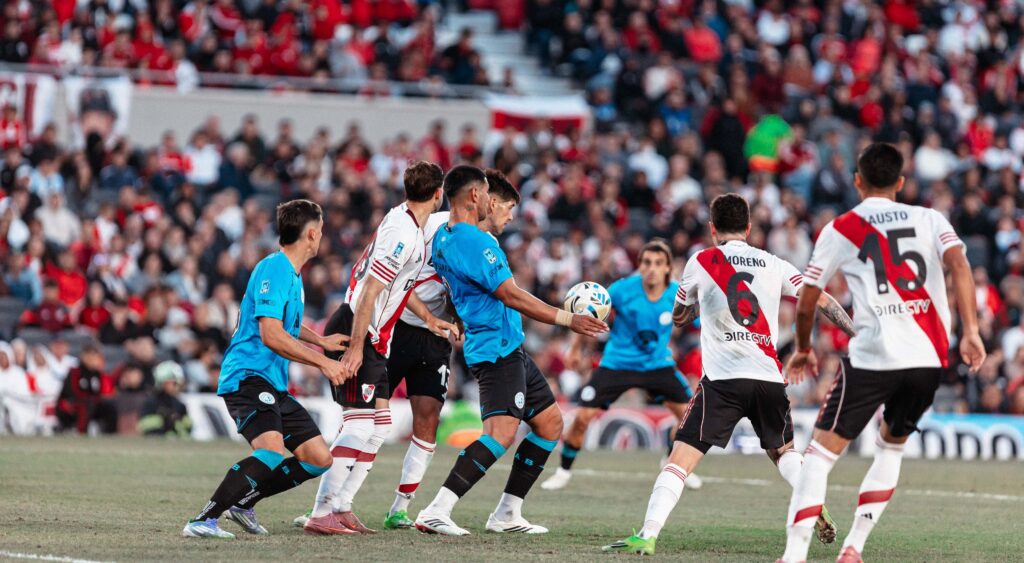 Belgrano no pudo con River en el Monumental