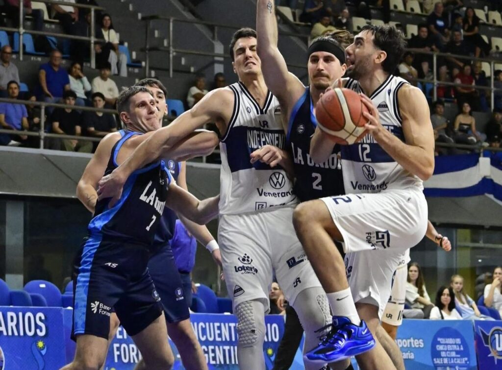Independiente de Oliva ganó en Formosa y se adelantó 1-0