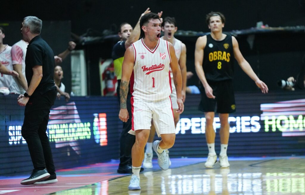 Instituto venció a Obras y se adelantó en la serie de Reclasificación