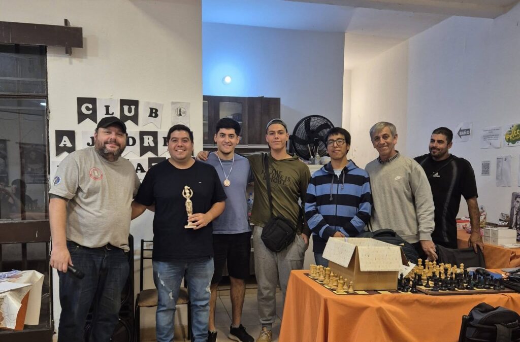 IRT Blitz Nocturno de los viernes en el Club Ajedrez Pensado