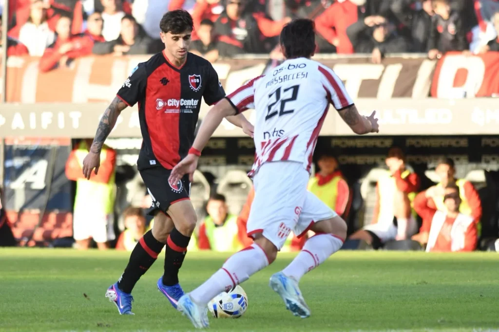 Instituto empató con Newell’s y dependerá de otros resultados para clasificar a octavos