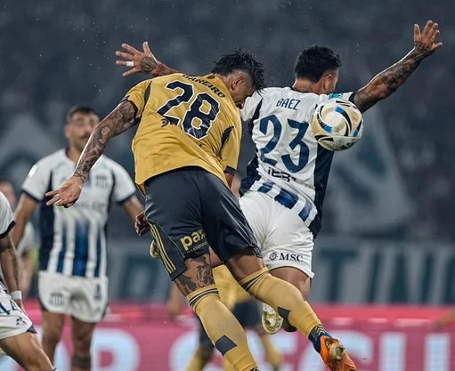 Talleres perdió con Boca Juniors en el Mario Kempes con ambas hinchadas