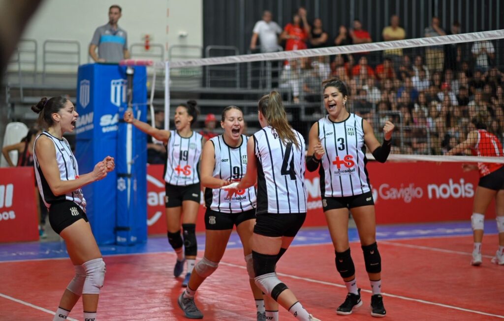 Bell Voley aporta jugadoras a Las Panteras