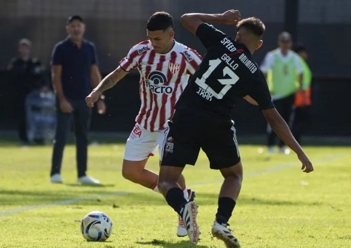 Triunfazo de Instituto ante Riestra de visitante y quedó cerquita del octogonal