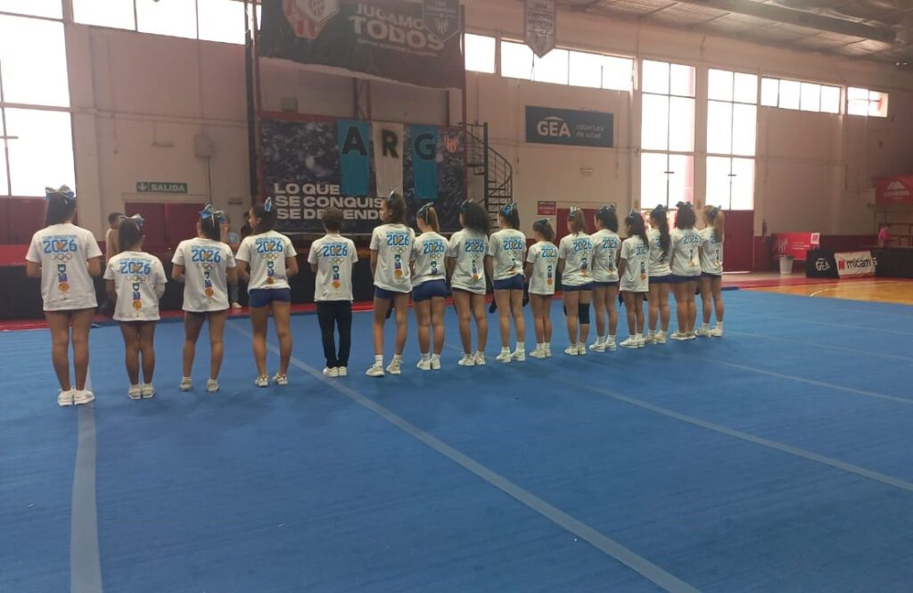 El equipo de Cheerleading de Argentina realizó una demostración en el Sandrín rumbo al mundial