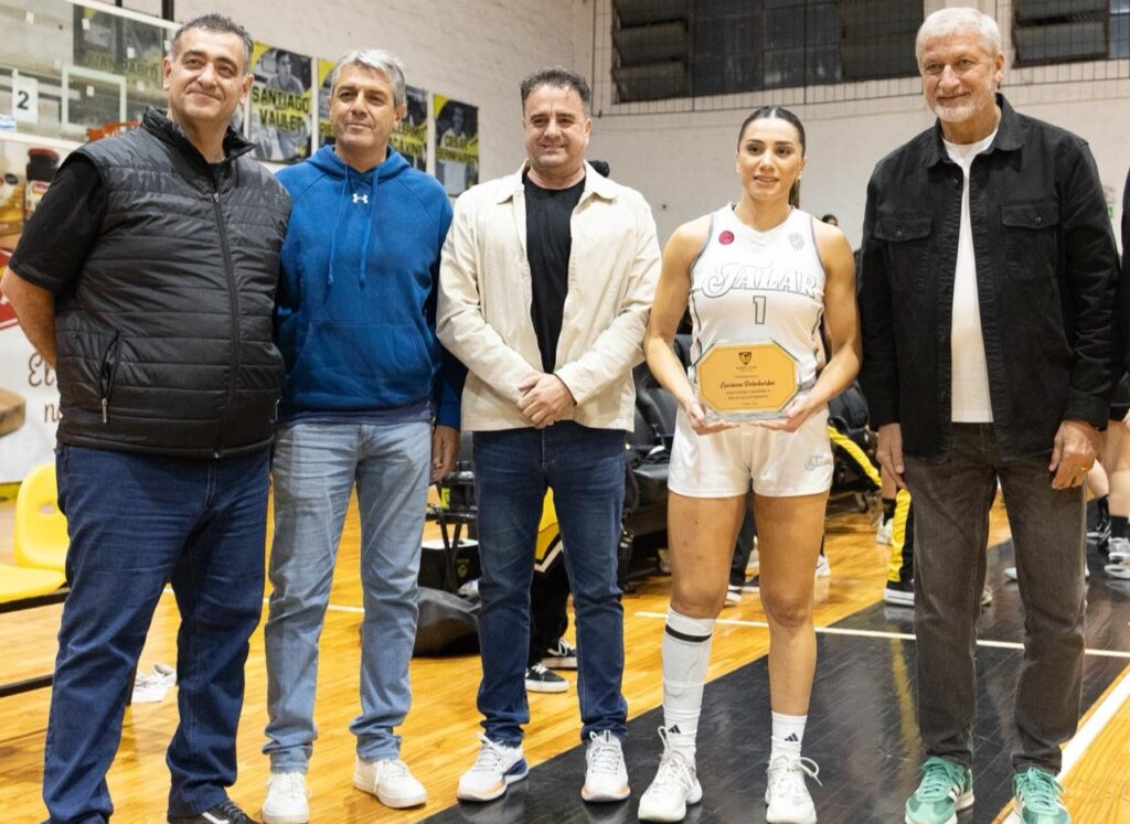 Reconocimiento a la máxima anotadora de La Liga Femenina de Básquetbol