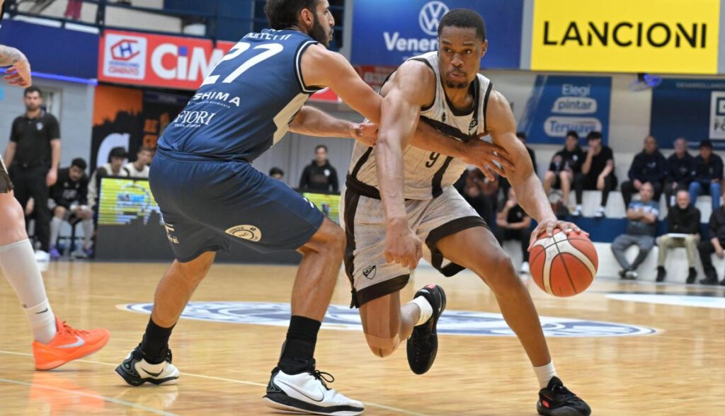 Independiente perdió con Platense en Oliva por Liga Nacional de Básquetbol