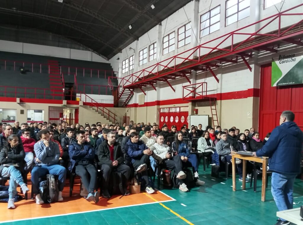 Clínica Nacional de Arbitraje de Vóley en Córdoba