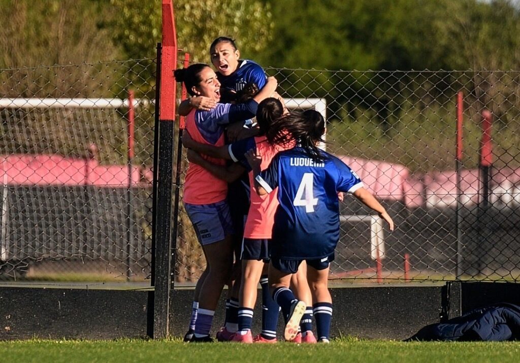 Goleada de Las Matadoras en Rosario