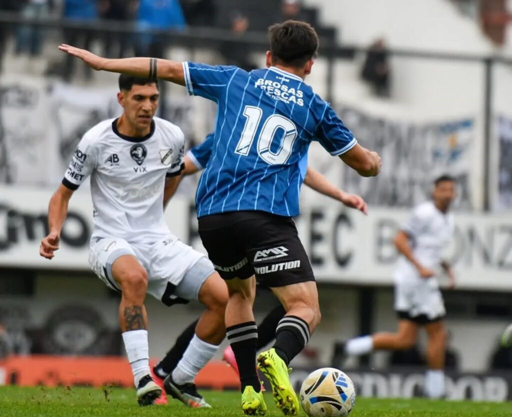 Racing se trajo un punto de Floresta