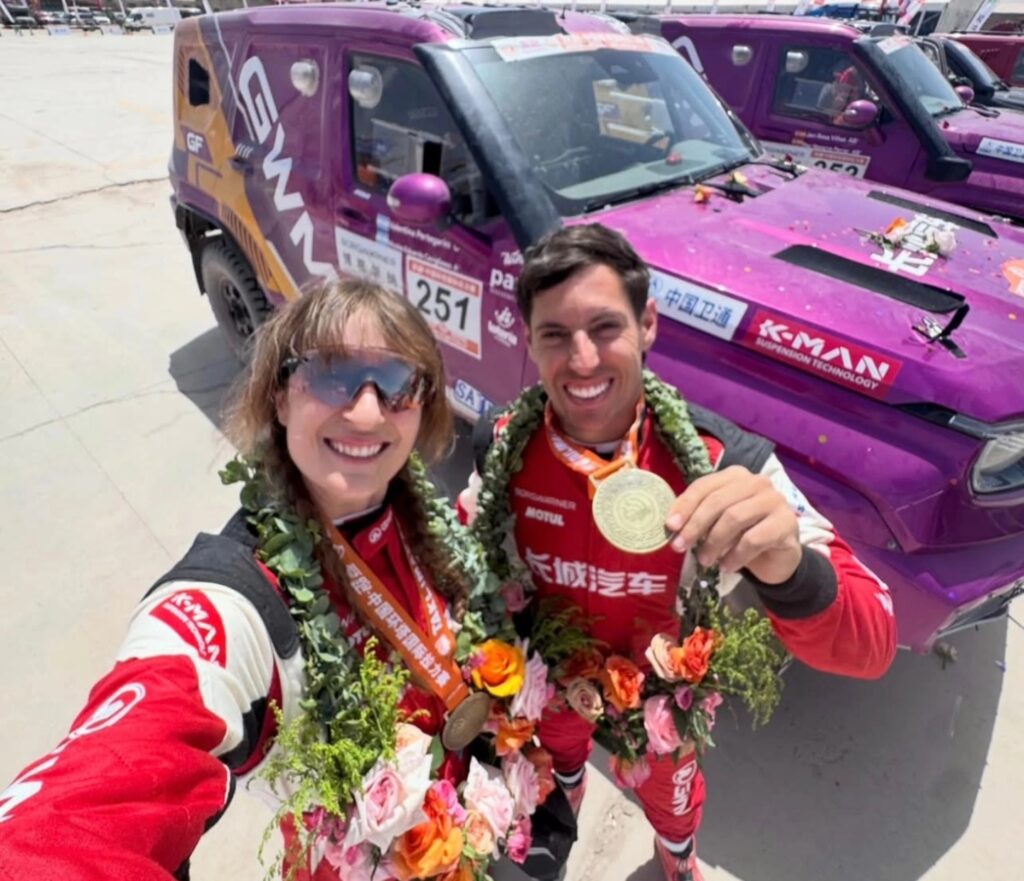 Nicolás Cavigliasso y Valentina Pertegarini se impusieron en el Rally Taklimakan de China