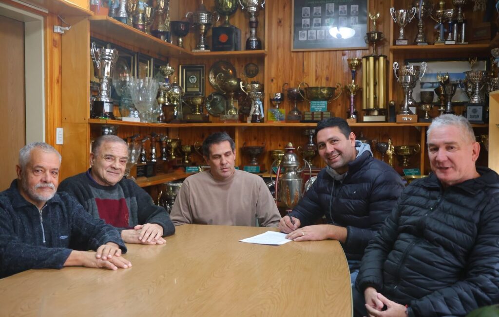 Leonardo Gutiérrez es el nuevo entrenador de Atenas