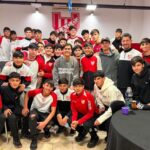 Paulo Dybala visitó el predio La Agustina y a los juveniles de Instituto