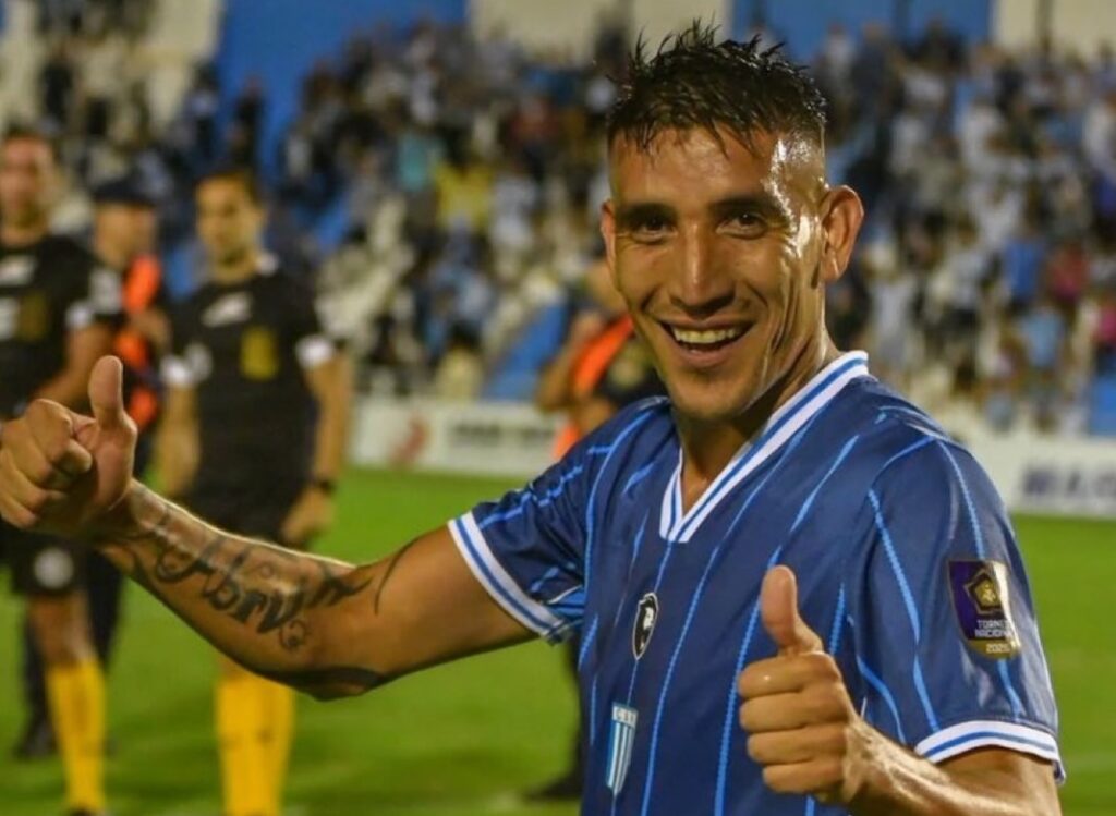 Fin de ciclo para Ricardo Centurión en Racing de Nueva Italia