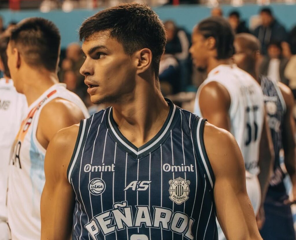 Facundo Vázquez es nuevo jugador de Atenas y será uno de los bases del plantel junto a Balbi