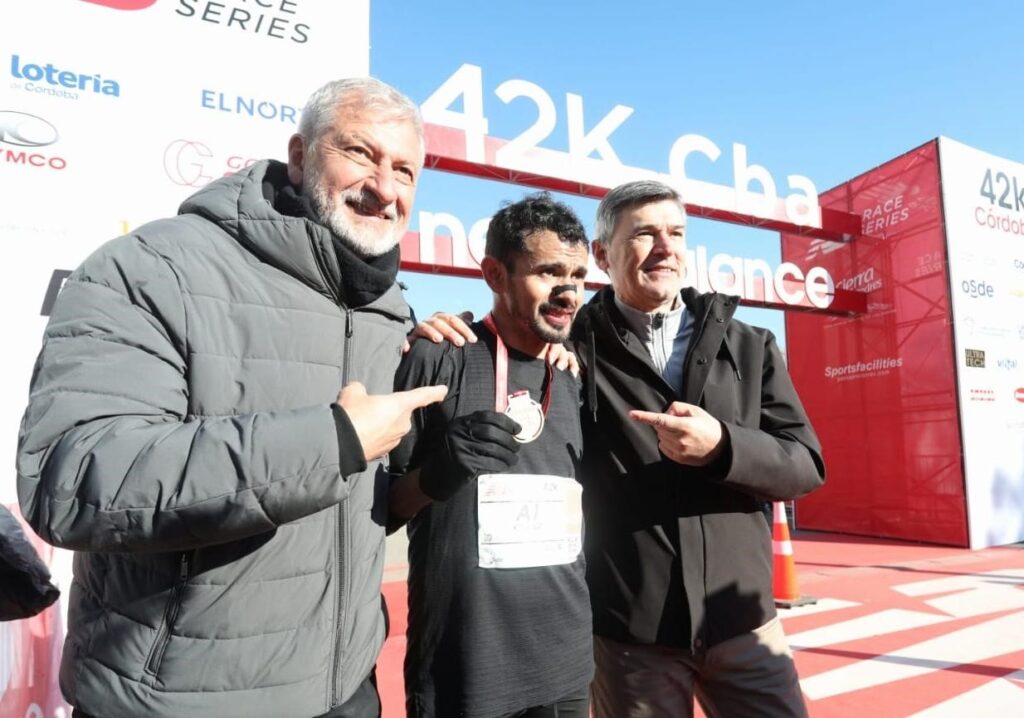 Pedro «Tucu» Gómez ganó en los 42k de la Maratón Ciudad de Córdoba