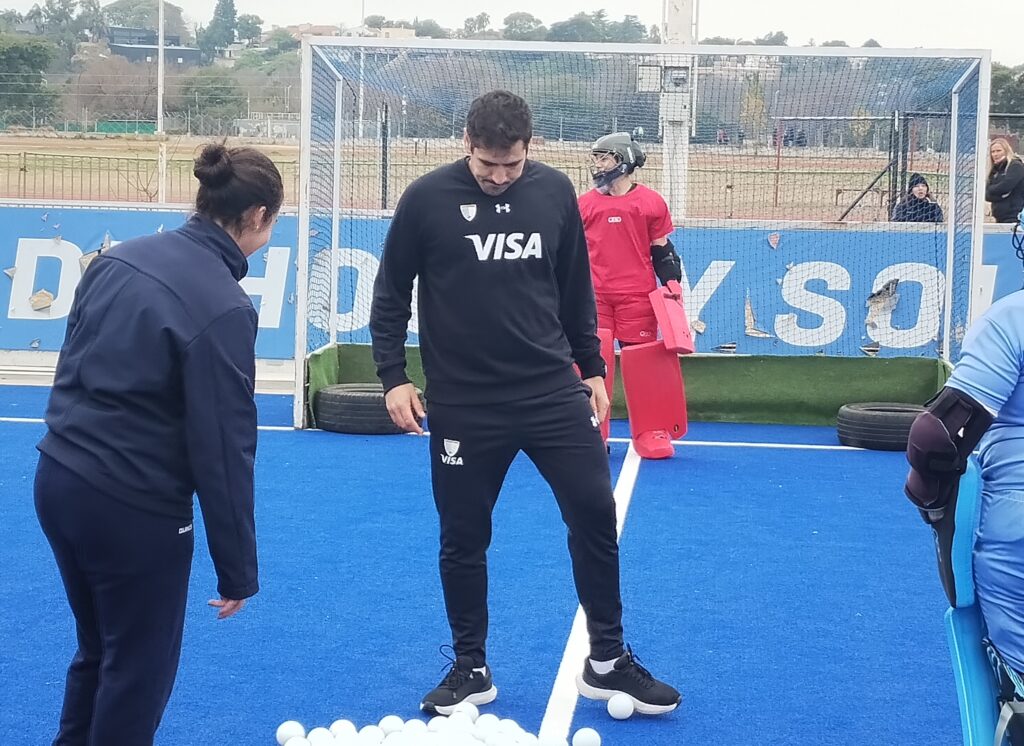 La Clínica de Hockey sobre Césped que se desarrolló en el «Soledad García» resultó a la perfección