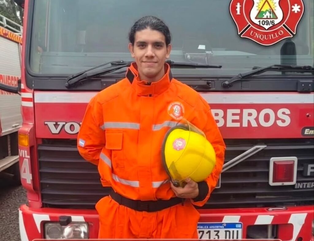 Ezequiel Cavallín, bombero profesor de educación física que entrena a sus compañeros en Unquillo