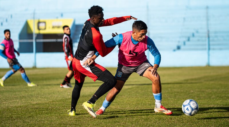 En partido amistoso, Instituto igualó con Estudiantes en Río Cuarto