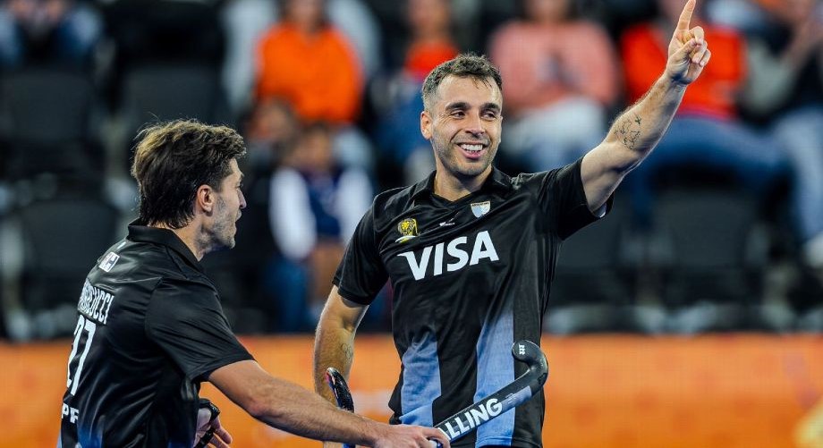 Los Leones le ganaron a Inglaterra con tres goles del cordobés Tomás Domene