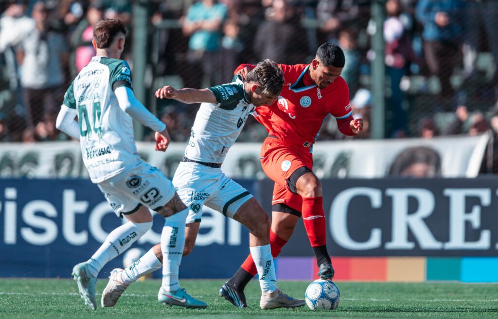 Agónico empate de Belgrano ante Sarmiento por la novena fecha del Torneo Clausura