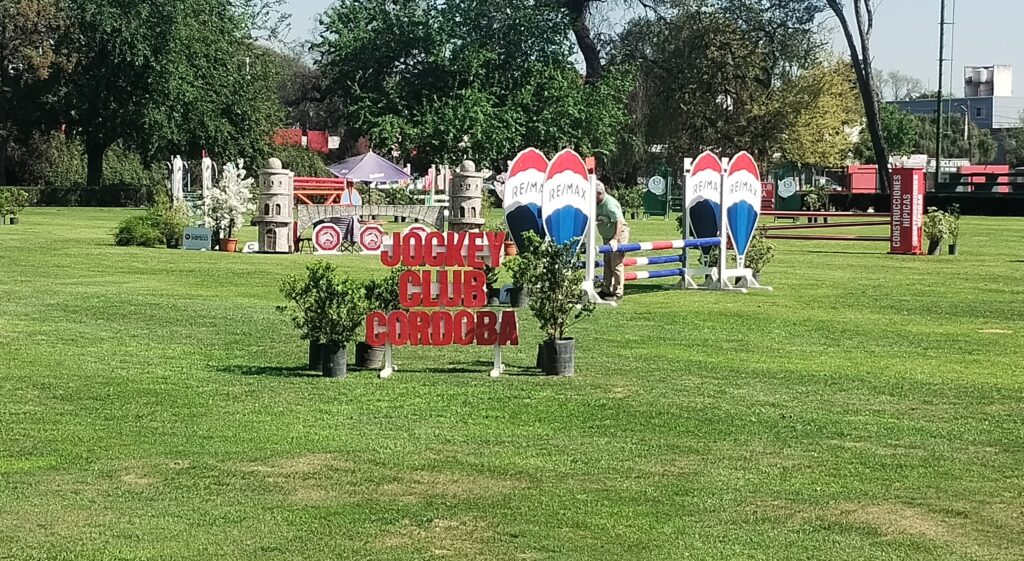 La primavera llegó al Jockey Club Córdoba