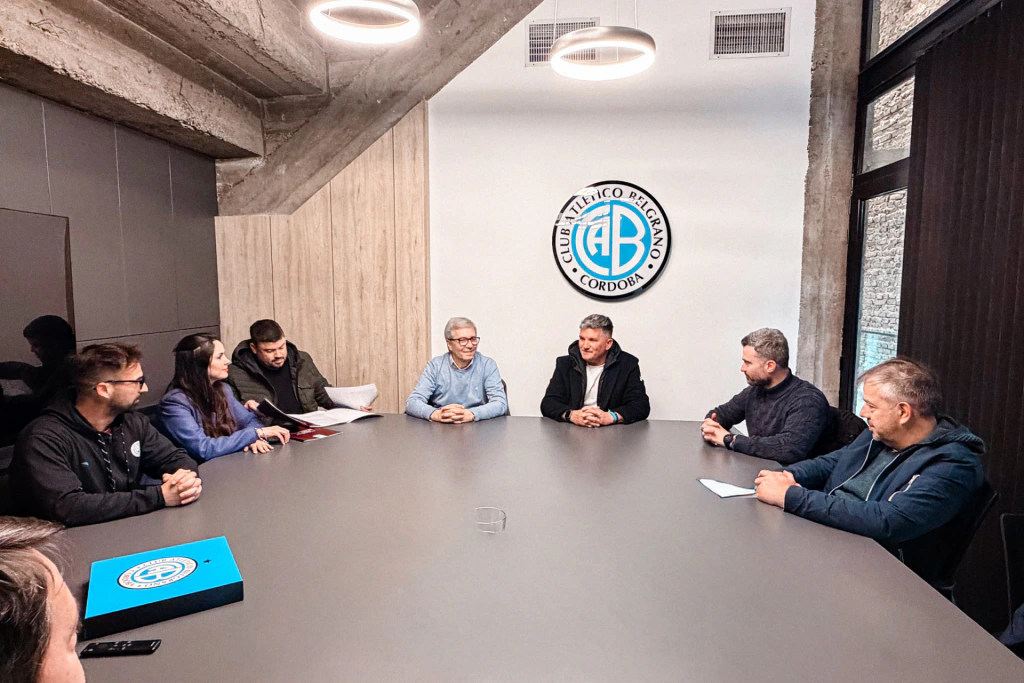 Belgrano potencia su hockey con la UNC