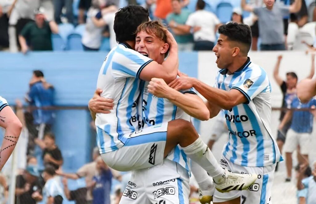 En un partido lleno de emociones, Racing y Godoy Cruz empataron en Nueva Italia