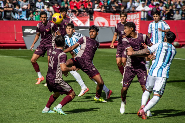 La Selección Argentina masculina de fútbol salvó un punto vital con el último aliento