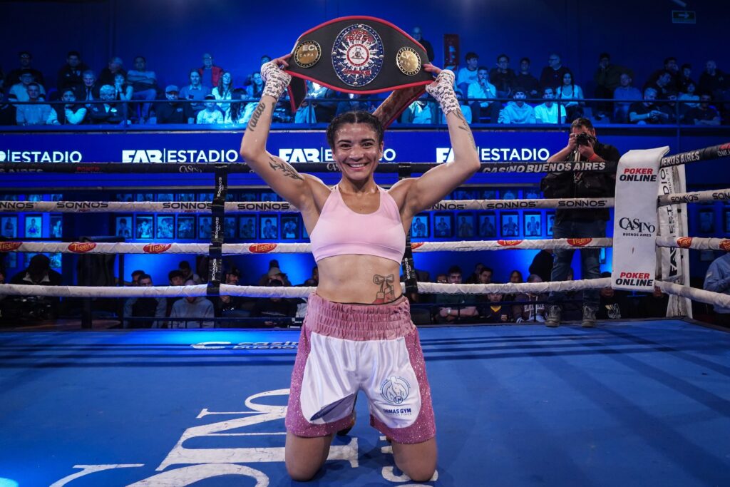 Leonela Sánchez es nueva campeona Fedelatin AMB