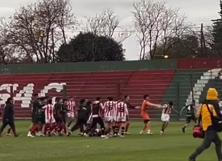 Duras sanciones por los hechos de violencia registrados entre Argentino Peñarol e Instituto