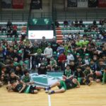 El plantel profesional de Atenas recibió a los hinchas y simpatizantes griegos