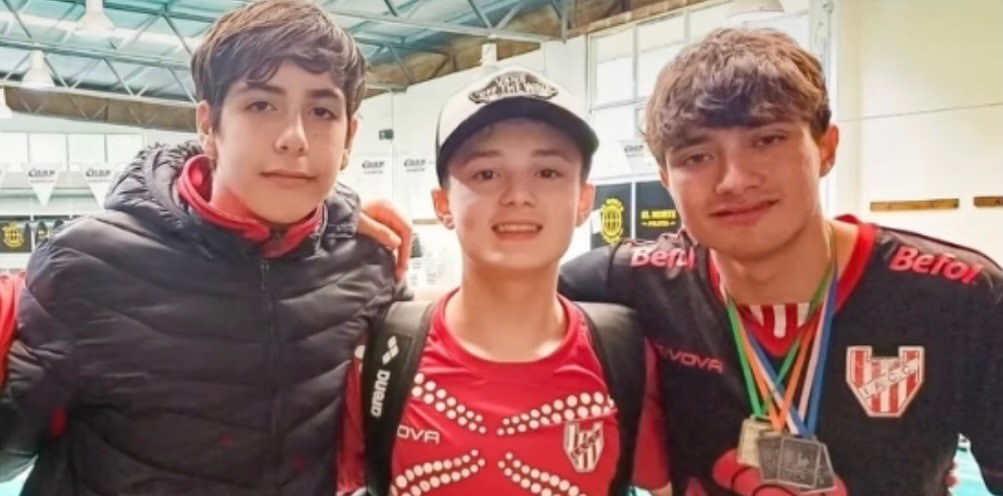 Se realizó la última prueba selectiva para elegir dos equipos de nadadores que representarán a Córdoba