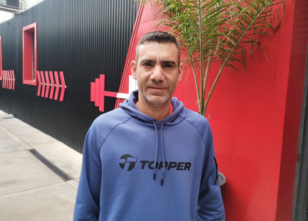 Gonzalo Abbas, el director técnico que se convierte en los ojos de sus jugadoras