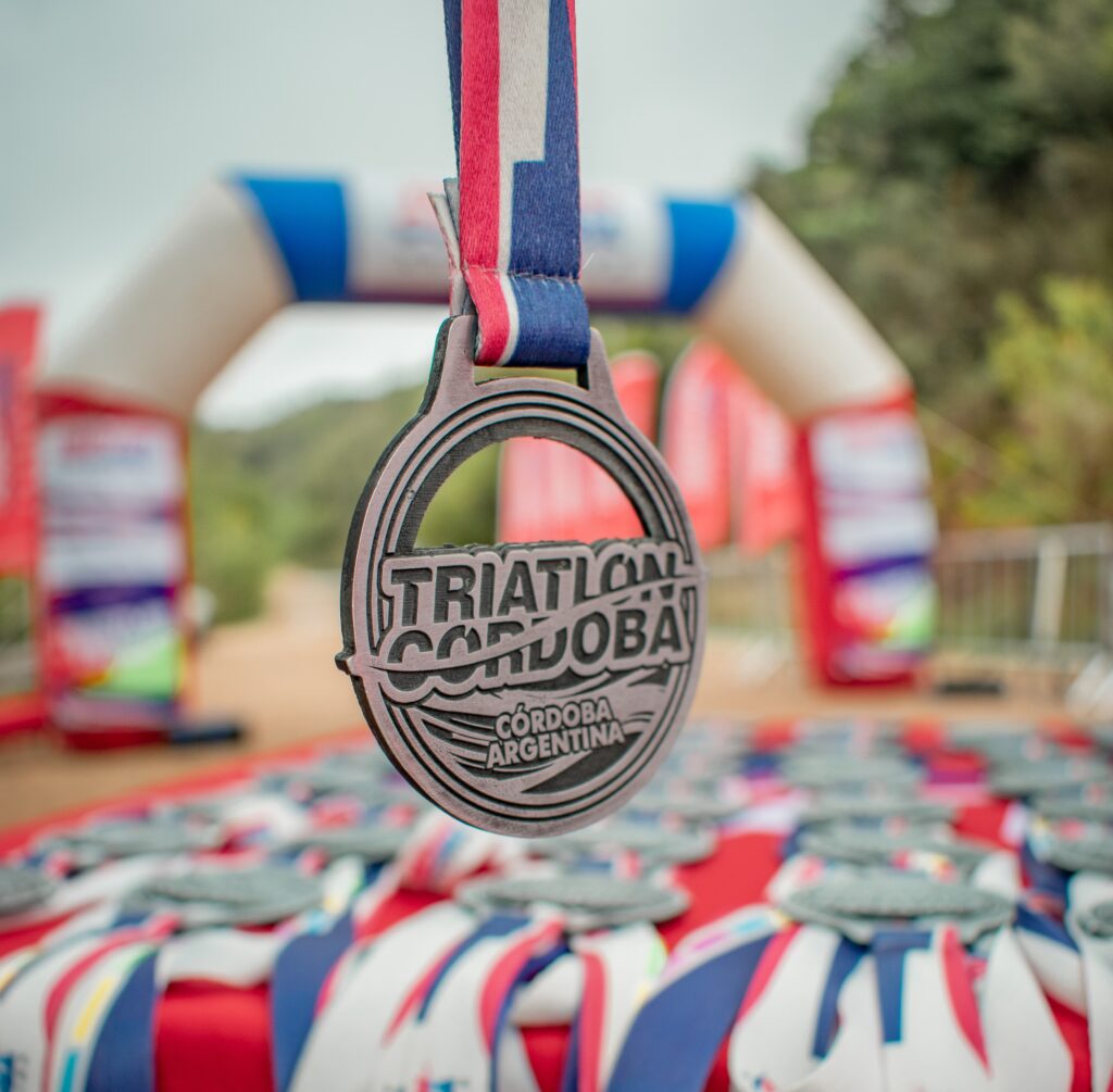 La 3ª edición del Triatlón y Duatlón Cross en Río Ceballos fue un éxito